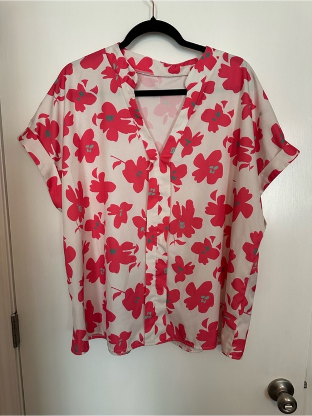 SHEIN Pink Floral V-Neck Short Sleeve Blouse size 2XL EUC